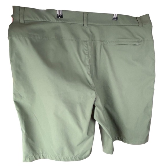 32 Degrees Green Flat Front Shorts Lightweight Casual Wear - Picture 2 of 5